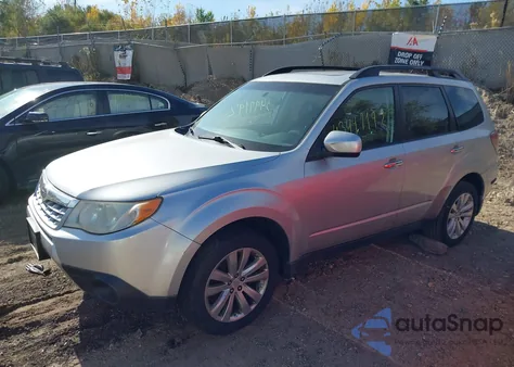 2011 Subaru Forester 2.5X Premium z USA, uszkodzony, nr VIN JF2SHADC5BH701053